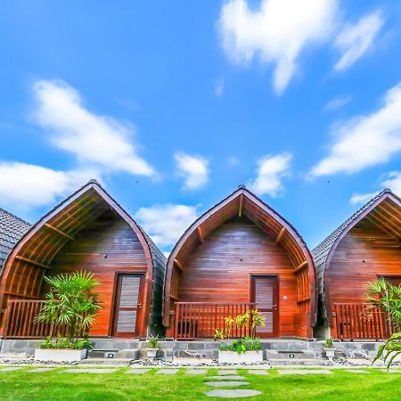 Sekar Arum Riverside Resort In Canggu تاناه لوت المظهر الخارجي الصورة