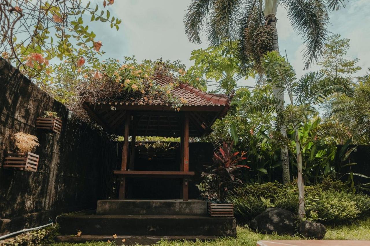 Sekar Arum Riverside Resort In Canggu تاناه لوت المظهر الخارجي الصورة