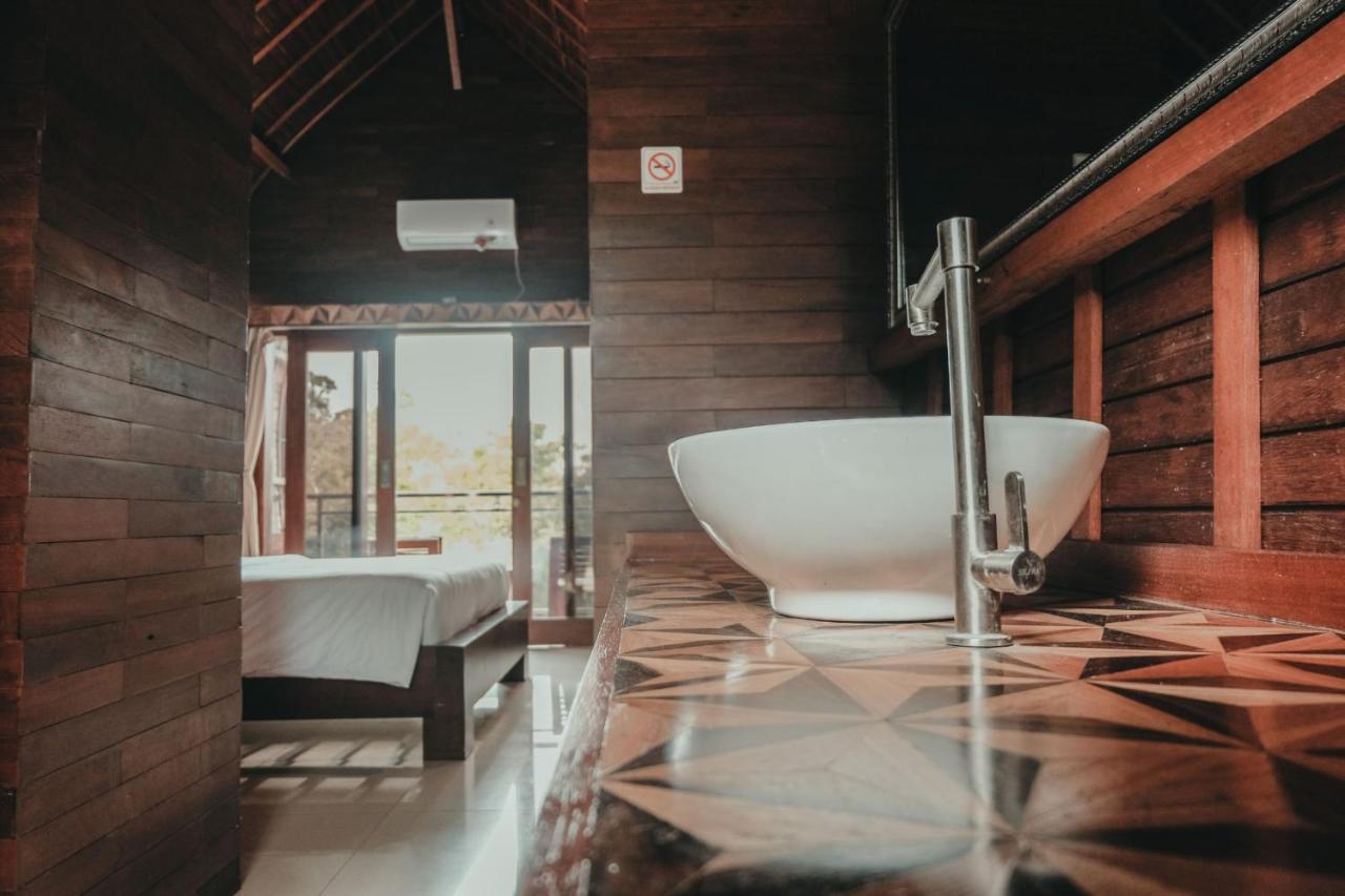 Sekar Arum Riverside Resort In Canggu تاناه لوت المظهر الخارجي الصورة