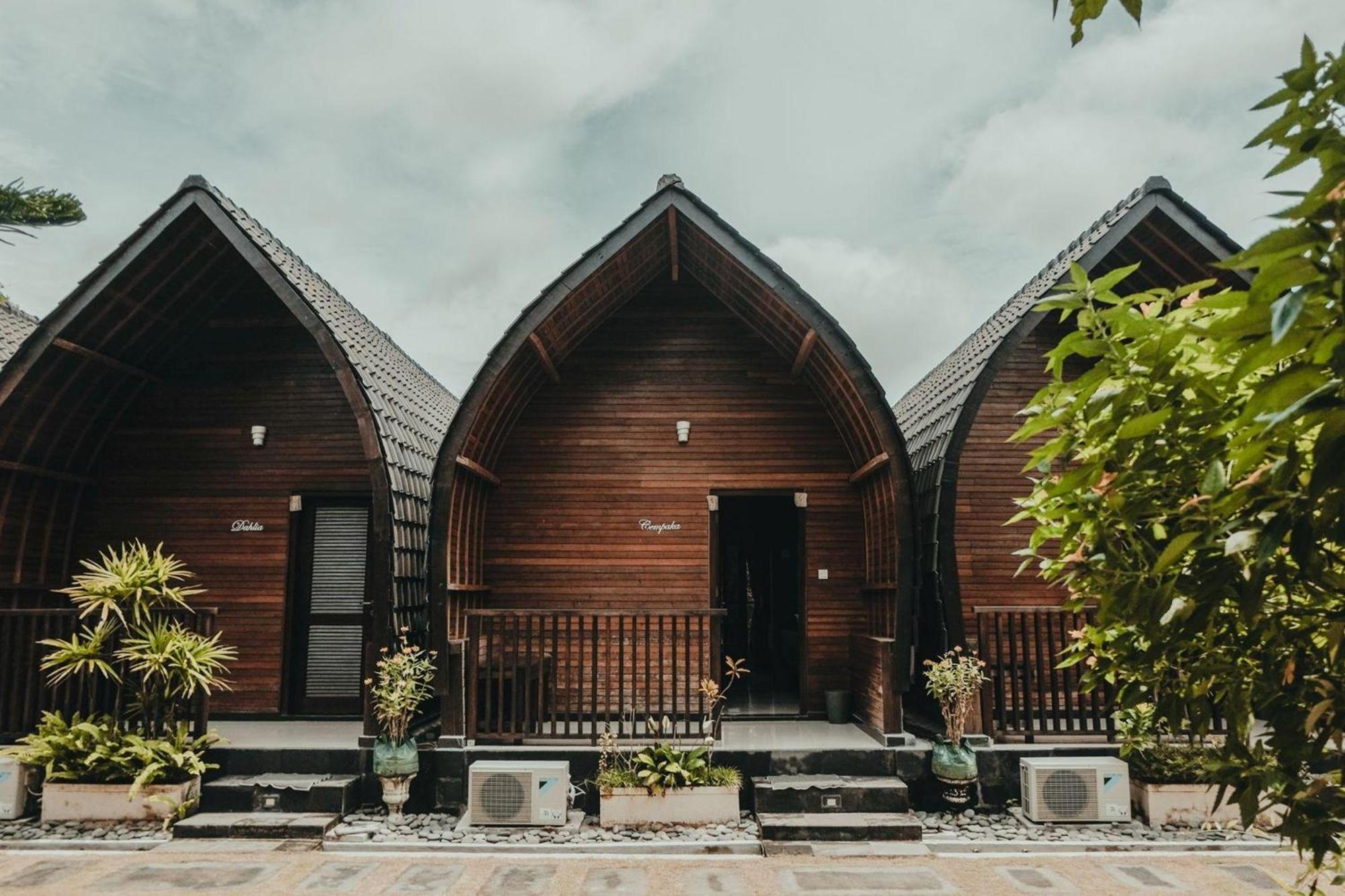 Sekar Arum Riverside Resort In Canggu تاناه لوت المظهر الخارجي الصورة